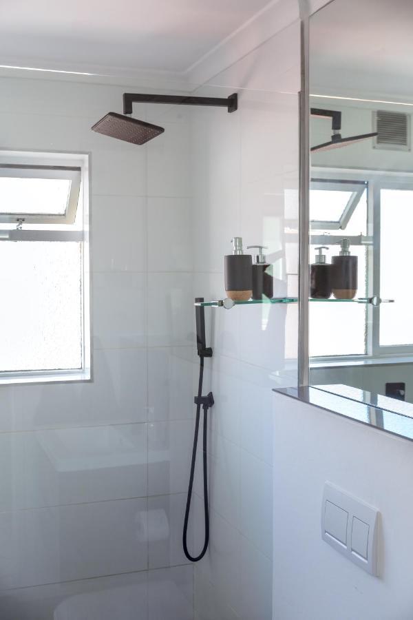 Cosy And Classy Sea Point Apartment ケープタウン エクステリア 写真