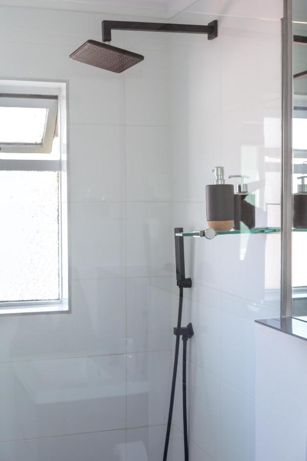 Cosy And Classy Sea Point Apartment ケープタウン エクステリア 写真