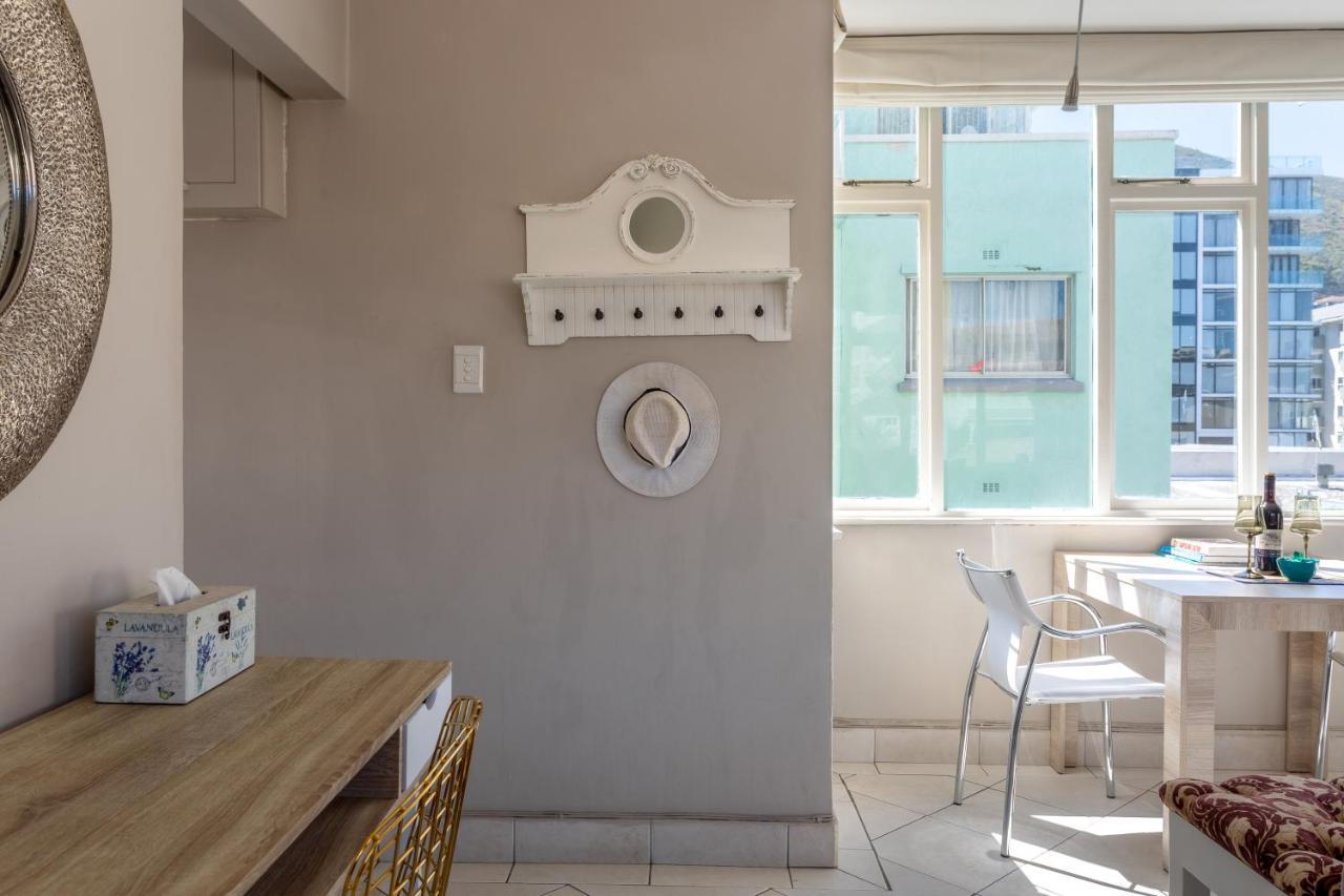 Cosy And Classy Sea Point Apartment ケープタウン エクステリア 写真