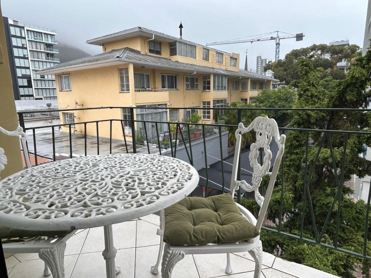 Cosy And Classy Sea Point Apartment ケープタウン エクステリア 写真
