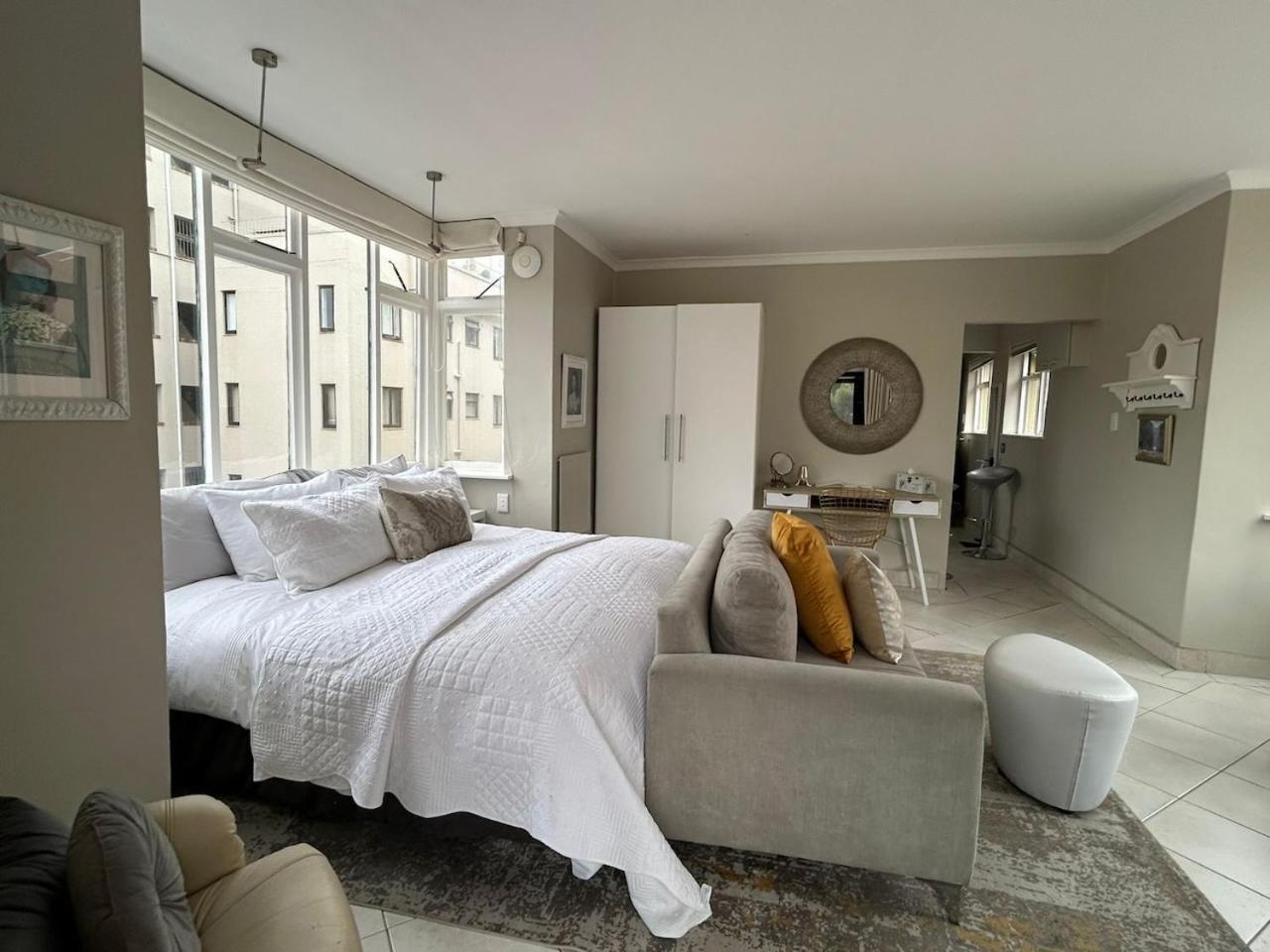 Cosy And Classy Sea Point Apartment ケープタウン エクステリア 写真